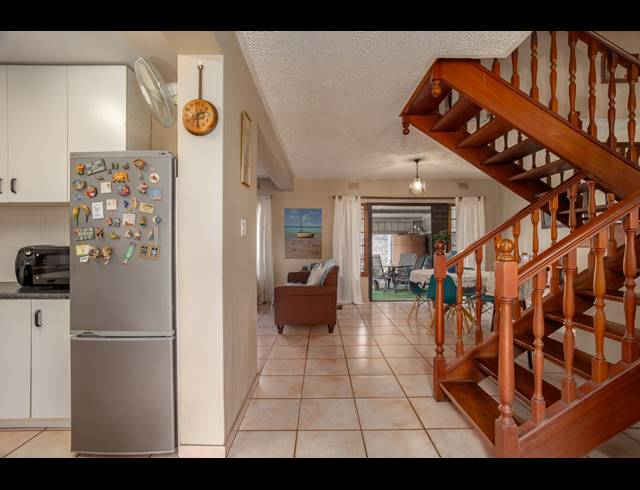3 BEDROOM APARTMENT FOR SALE IN MANORS